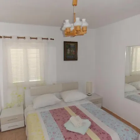 Apartament Maja *